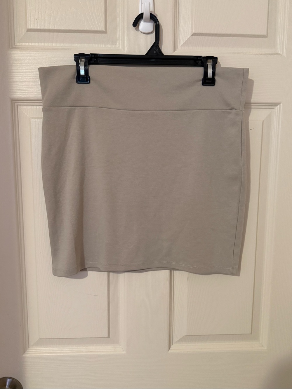 Women's Fitted Pencil Mini Skirt in Light Taupe